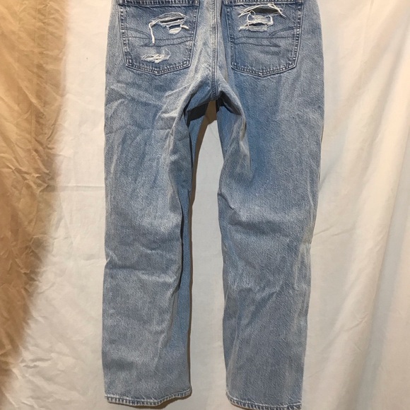 American Eagle Outfitters90’s boyfriend distressed Blue Relaxed Jeans - Picture 1 of 5